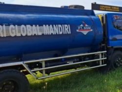 Truk Tangki PT Sri Global Mandiri 5.000 Liter BBM Solar diamankan Polisi