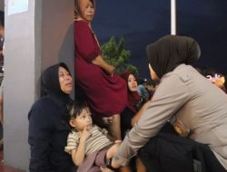 Polwan Polresta Banyuwangi Dampingi Korban Selamat KMP Tunu Pratama Jaya