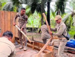 Laporan Masyarakat, Markas Perjudian Sabung Ayam di Buluminung, Kecamatan Penajam akhirnya di Bakar