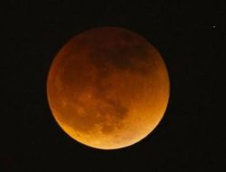 Gerhana Bulan Total “Blood Moon” Akan Menghiasi Langit Indonesia Malam Ini