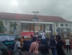 Air Tak Mengalir, Warga Paralando Gelar Demonstrasi Soroti Kinerja PUPR Manggarai
