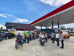 Polsek Tempuling Lakukan Pengamanan dan Monitoring Distribusi BBM, Situasi SPBU Kondusif